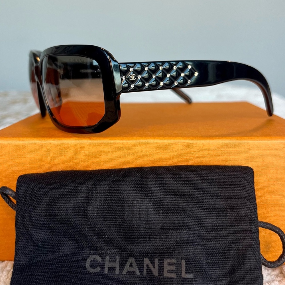 Chanel Y2K Sunglasses - Picture 3 of 12